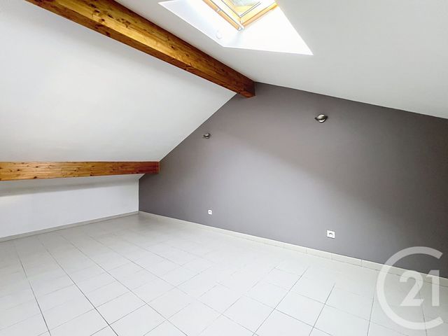 maison à louer - 4 pièces - 100.0 m2 - SOYAUX - 16 - POITOU-CHARENTES - Century 21 Aloha Immobilier