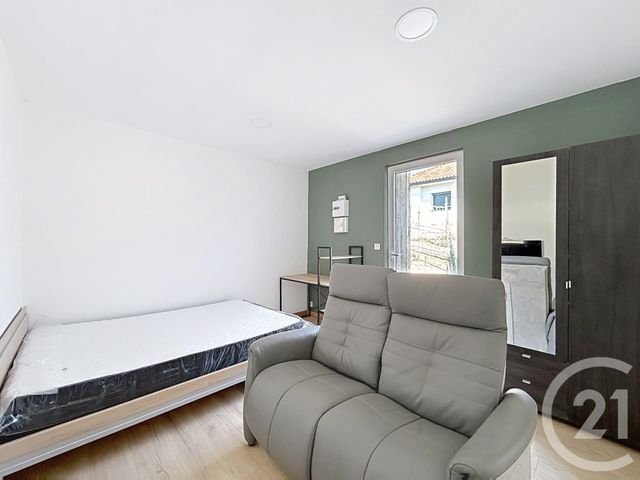 Appartement F1 bis à louer - 2 pièces - 22.42 m2 - ANGOULEME - 16 - POITOU-CHARENTES - Century 21 Aloha Immobilier