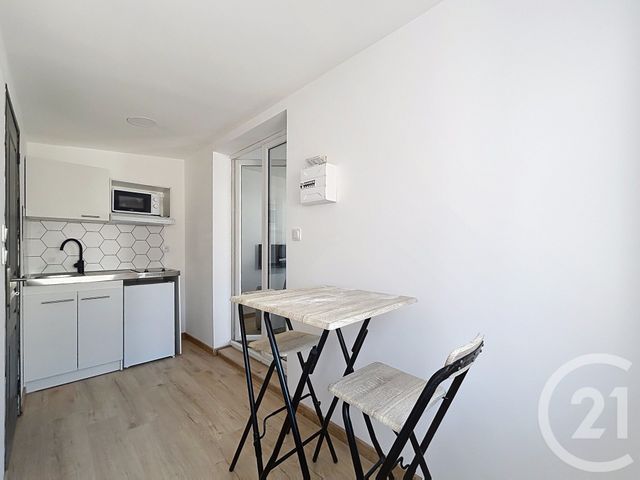 Appartement F1 bis à louer - 2 pièces - 22.42 m2 - ANGOULEME - 16 - POITOU-CHARENTES - Century 21 Aloha Immobilier