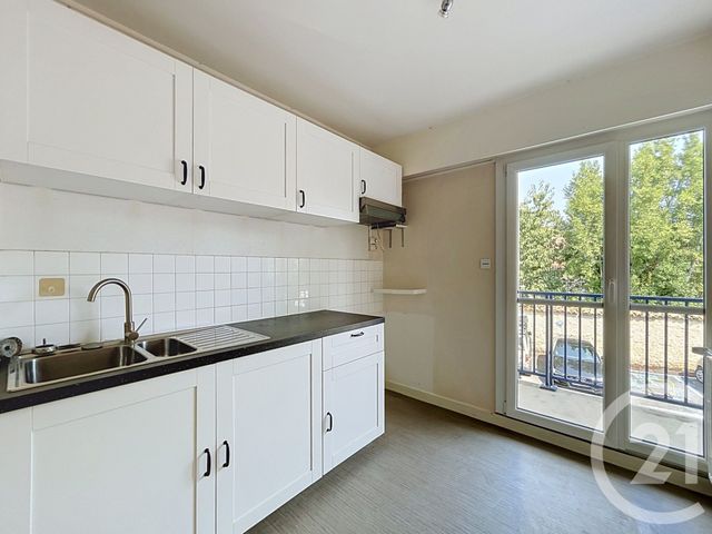 Appartement F2 à louer - 2 pièces - 74.35 m2 - ANGOULEME - 16 - POITOU-CHARENTES - Century 21 Aloha Immobilier