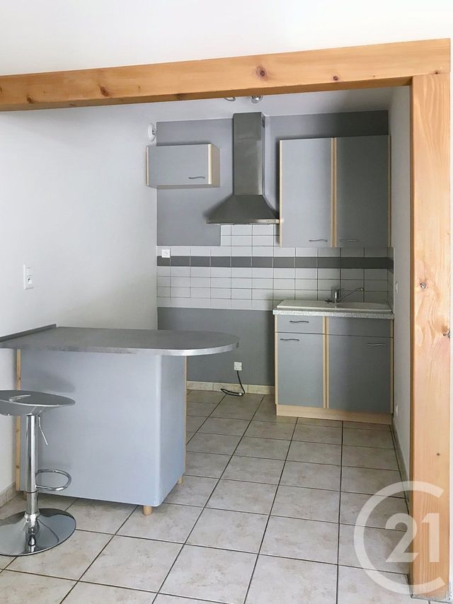 Appartement F2 à louer - 2 pièces - 41.0 m2 - ANGOULEME - 16 - POITOU-CHARENTES - Century 21 Aloha Immobilier