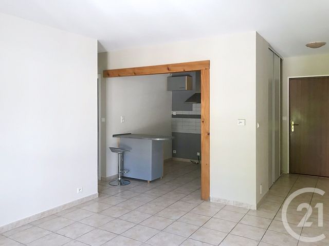Appartement F2 à louer - 2 pièces - 41.0 m2 - ANGOULEME - 16 - POITOU-CHARENTES - Century 21 Aloha Immobilier