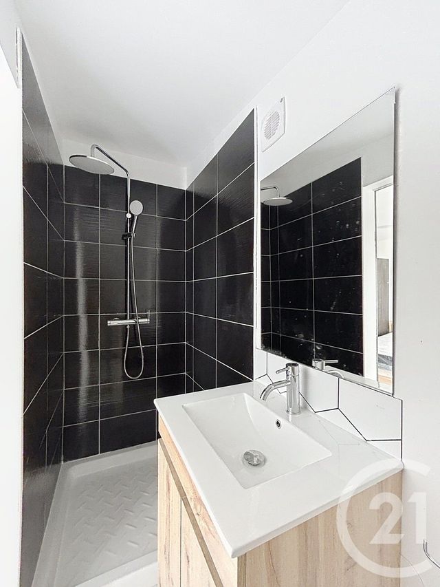 Appartement F1 à louer - 1 pièce - 23.97 m2 - ANGOULEME - 16 - POITOU-CHARENTES - Century 21 Aloha Immobilier