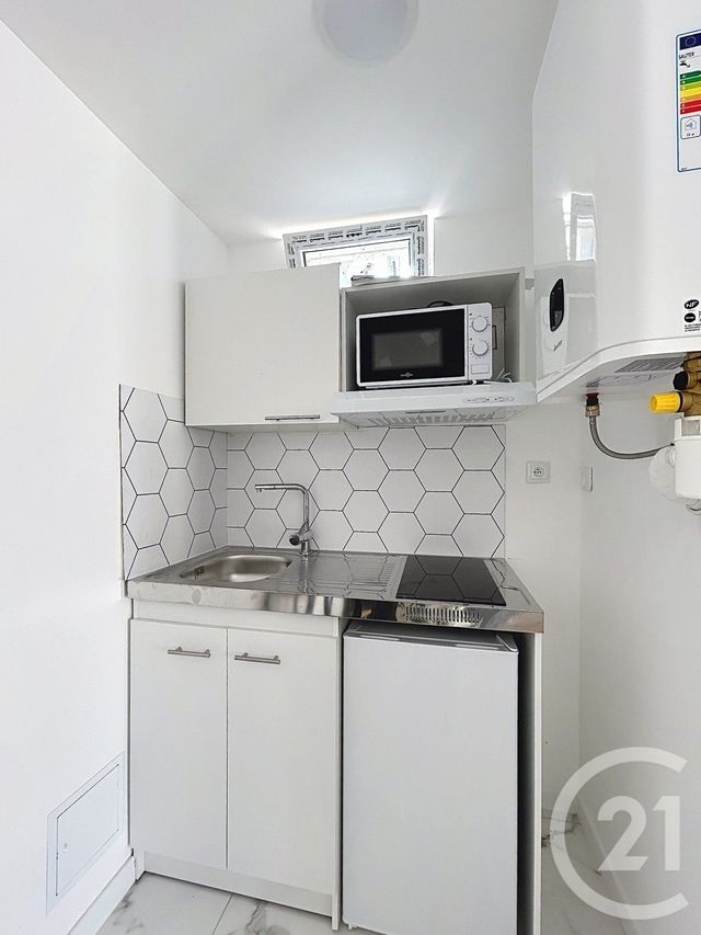 Appartement F1 à louer - 1 pièce - 23.97 m2 - ANGOULEME - 16 - POITOU-CHARENTES - Century 21 Aloha Immobilier