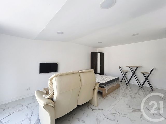 Appartement F1 à louer - 1 pièce - 23.97 m2 - ANGOULEME - 16 - POITOU-CHARENTES - Century 21 Aloha Immobilier
