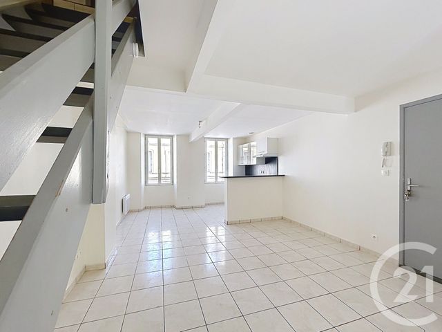 Appartement F2 à louer - 2 pièces - 40.57 m2 - ANGOULEME - 16 - POITOU-CHARENTES - Century 21 Aloha Immobilier