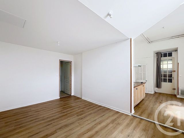 Appartement F1 bis à louer - 2 pièces - 45.9 m2 - ANGOULEME - 16 - POITOU-CHARENTES - Century 21 Aloha Immobilier