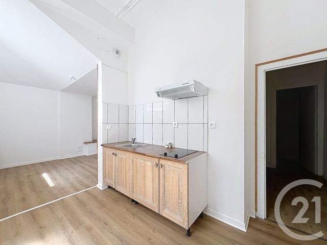 Appartement F1 bis à louer - 2 pièces - 45.9 m2 - ANGOULEME - 16 - POITOU-CHARENTES - Century 21 Aloha Immobilier
