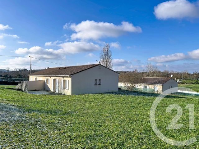 maison à louer - 3 pièces - 70.0 m2 - RUELLE SUR TOUVRE - 16 - POITOU-CHARENTES - Century 21 Aloha Immobilier