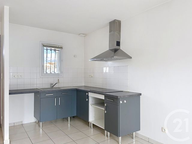 maison à louer - 3 pièces - 70.0 m2 - RUELLE SUR TOUVRE - 16 - POITOU-CHARENTES - Century 21 Aloha Immobilier