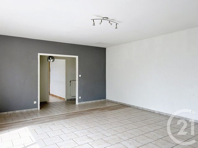 maison à louer - 4 pièces - 97.5 m2 - ST MICHEL - 16 - POITOU-CHARENTES - Century 21 Aloha Immobilier