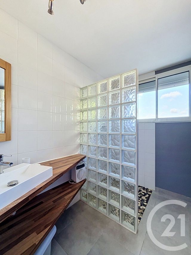 maison à louer - 3 pièces - 61.95 m2 - ANGOULEME - 16 - POITOU-CHARENTES - Century 21 Aloha Immobilier