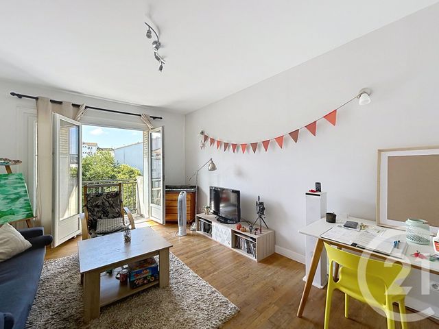 Appartement F3 à louer - 3 pièces - 60.2 m2 - ANGOULEME - 16 - POITOU-CHARENTES - Century 21 Aloha Immobilier