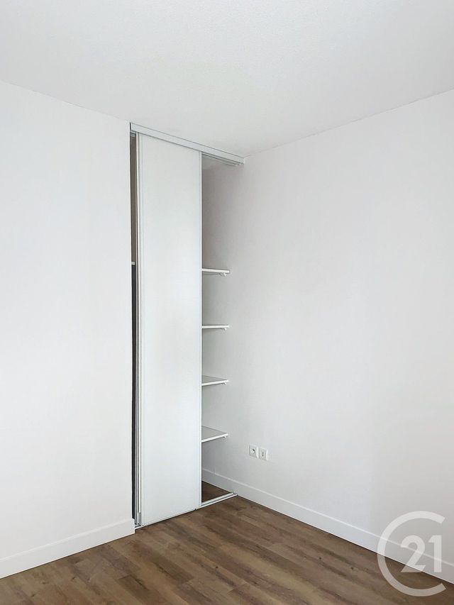 Appartement F2 à louer - 2 pièces - 42.0 m2 - ANGOULEME - 16 - POITOU-CHARENTES - Century 21 Aloha Immobilier