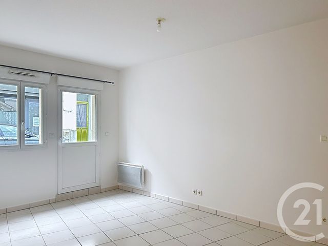 Appartement F2 à louer - 2 pièces - 42.0 m2 - ANGOULEME - 16 - POITOU-CHARENTES - Century 21 Aloha Immobilier