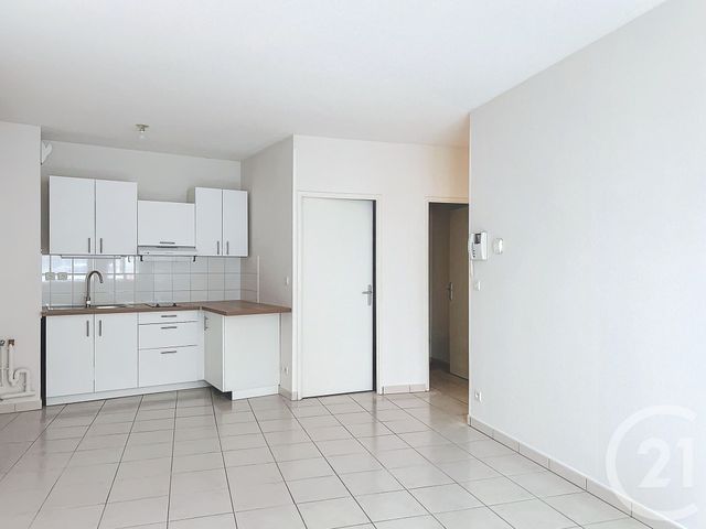 Appartement F2 à louer - 2 pièces - 42.0 m2 - ANGOULEME - 16 - POITOU-CHARENTES - Century 21 Aloha Immobilier