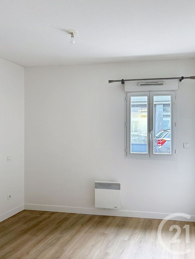 Appartement F2 à louer - 2 pièces - 42.0 m2 - ANGOULEME - 16 - POITOU-CHARENTES - Century 21 Aloha Immobilier