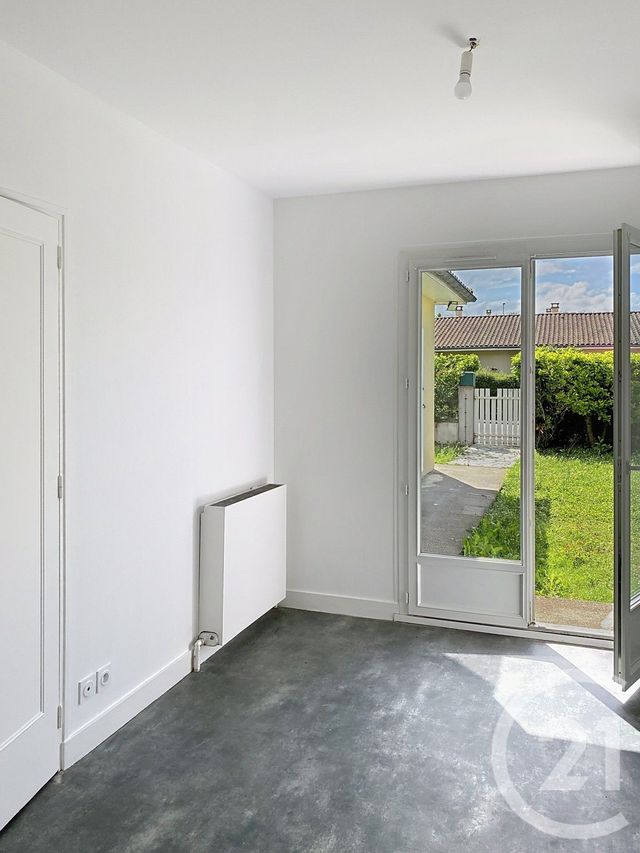 maison à louer - 4 pièces - 112.0 m2 - L ISLE D ESPAGNAC - 16 - POITOU-CHARENTES - Century 21 Aloha Immobilier