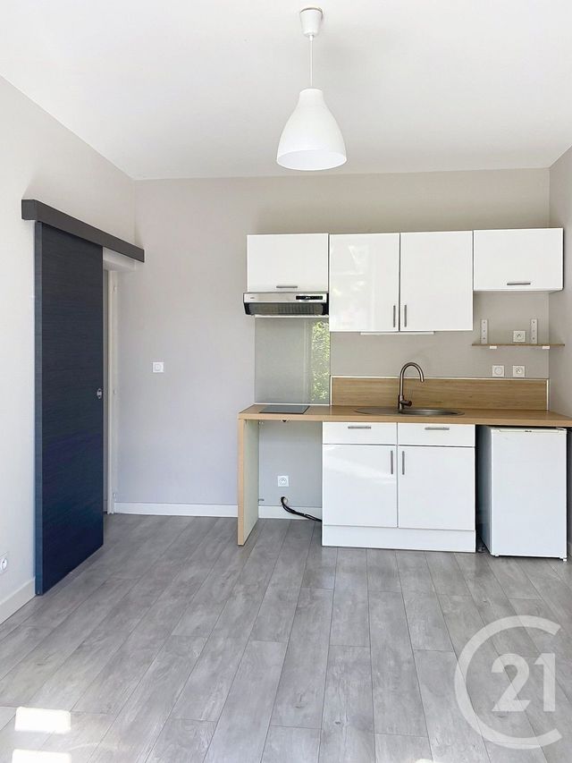 Appartement F2 à louer - 2 pièces - 27.0 m2 - ANGOULEME - 16 - POITOU-CHARENTES - Century 21 Aloha Immobilier