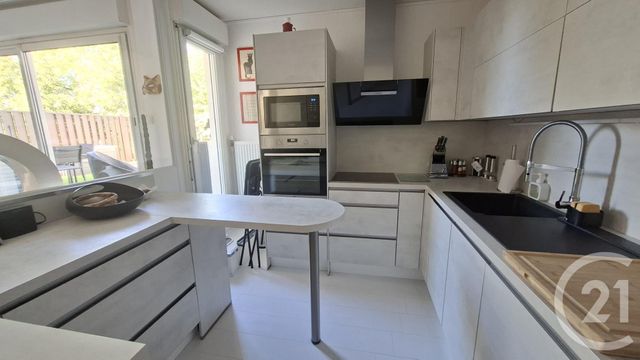 Appartement F4 à vendre - 4 pièces - 102.2 m2 - ANGOULEME - 16 - POITOU-CHARENTES - Century 21 Aloha Immobilier