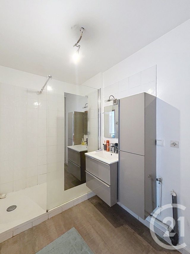 Appartement F2 à louer - 2 pièces - 45.0 m2 - ANGOULEME - 16 - POITOU-CHARENTES - Century 21 Aloha Immobilier
