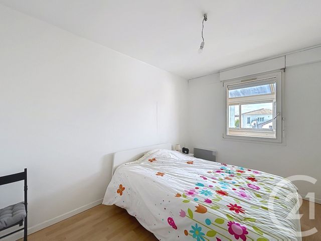 Appartement F2 à louer - 2 pièces - 45.0 m2 - ANGOULEME - 16 - POITOU-CHARENTES - Century 21 Aloha Immobilier
