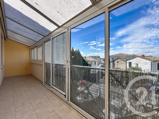 Appartement F2 à louer - 2 pièces - 45.0 m2 - ANGOULEME - 16 - POITOU-CHARENTES - Century 21 Aloha Immobilier