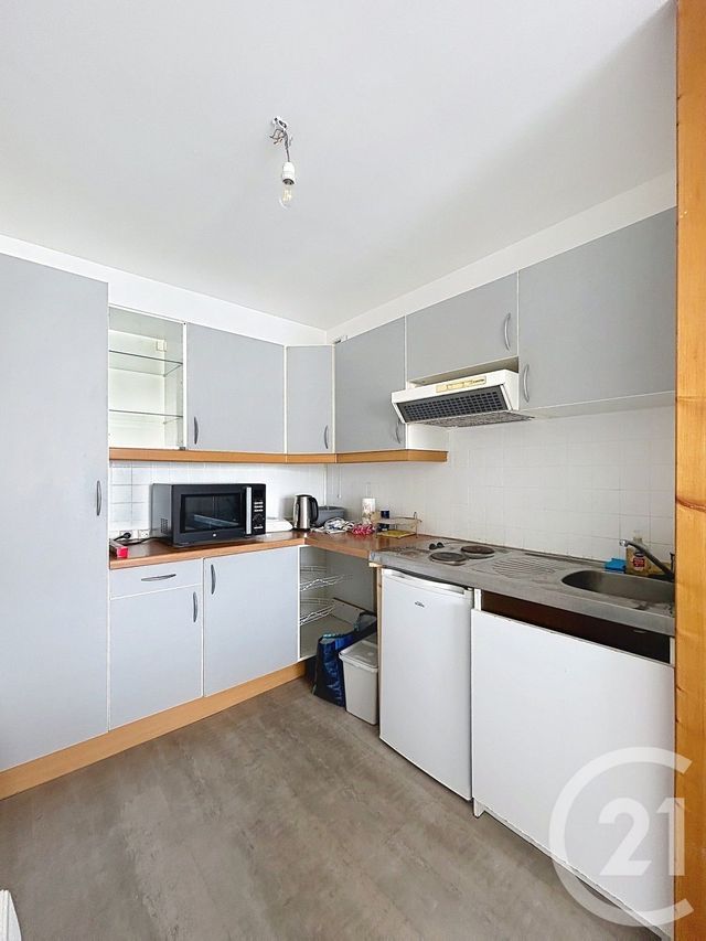 Appartement F2 à louer - 2 pièces - 45.0 m2 - ANGOULEME - 16 - POITOU-CHARENTES - Century 21 Aloha Immobilier