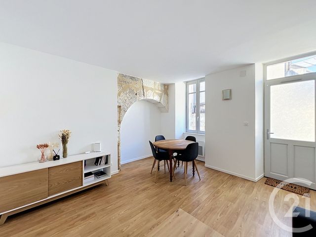 Appartement T2 à louer - 2 pièces - 36.31 m2 - ANGOULEME - 16 - POITOU-CHARENTES - Century 21 Aloha Immobilier