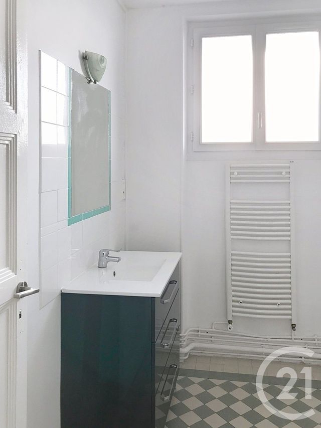 Appartement F3 à louer - 3 pièces - 63.0 m2 - ANGOULEME - 16 - POITOU-CHARENTES - Century 21 Aloha Immobilier