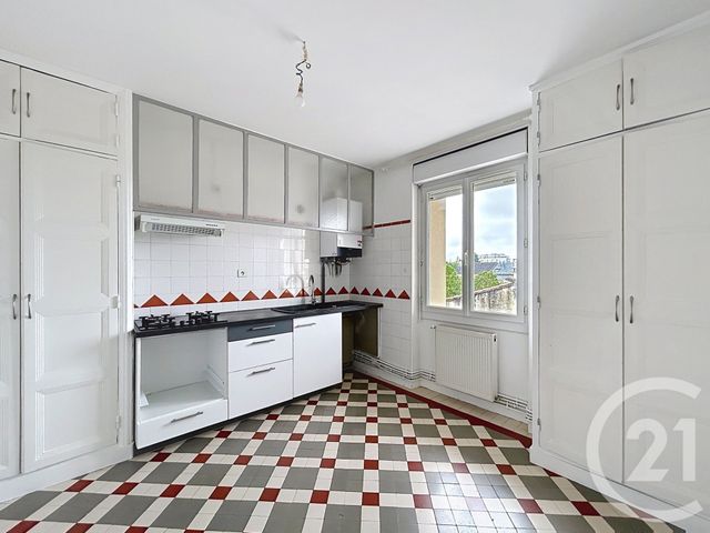 Appartement F3 à louer - 3 pièces - 63.0 m2 - ANGOULEME - 16 - POITOU-CHARENTES - Century 21 Aloha Immobilier