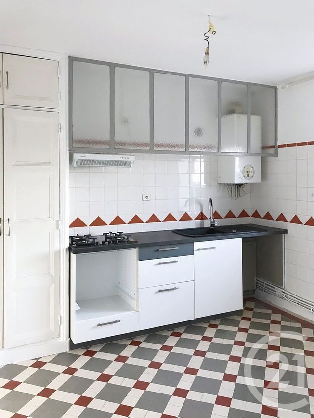 Appartement F3 à louer - 3 pièces - 63.0 m2 - ANGOULEME - 16 - POITOU-CHARENTES - Century 21 Aloha Immobilier