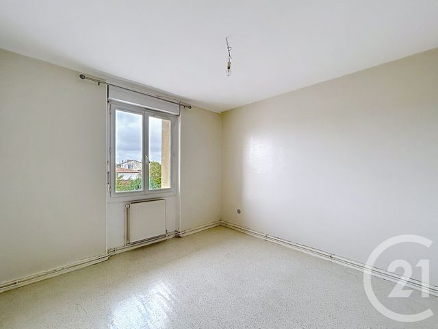Appartement F3 à louer - 3 pièces - 63.0 m2 - ANGOULEME - 16 - POITOU-CHARENTES - Century 21 Aloha Immobilier