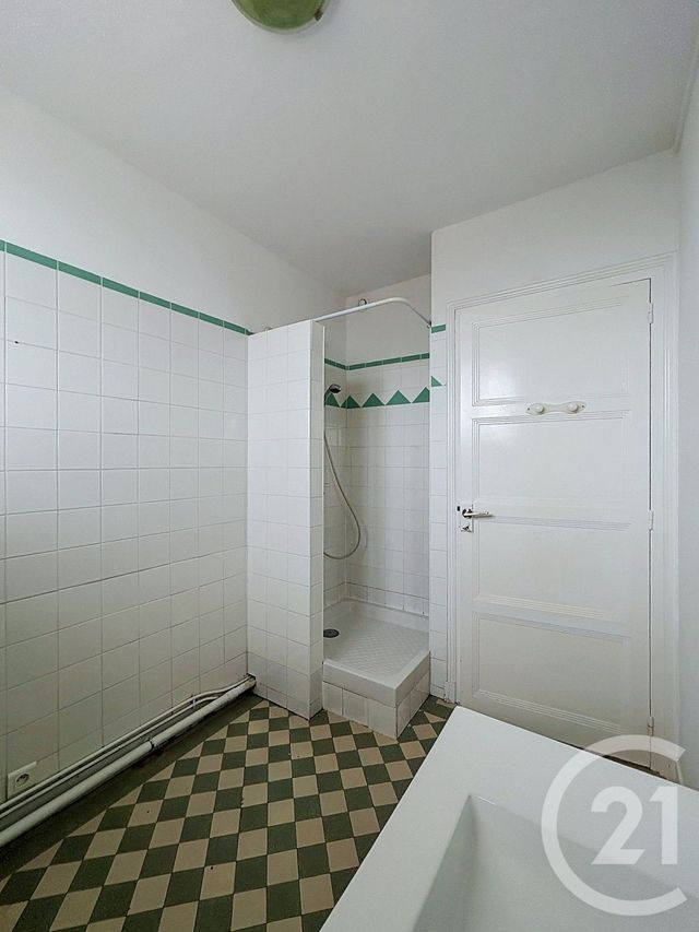 Appartement F3 à louer - 3 pièces - 63.0 m2 - ANGOULEME - 16 - POITOU-CHARENTES - Century 21 Aloha Immobilier