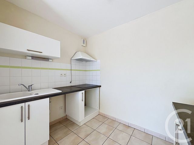 Appartement F3 à louer - 3 pièces - 57.32 m2 - ANGOULEME - 16 - POITOU-CHARENTES - Century 21 Aloha Immobilier