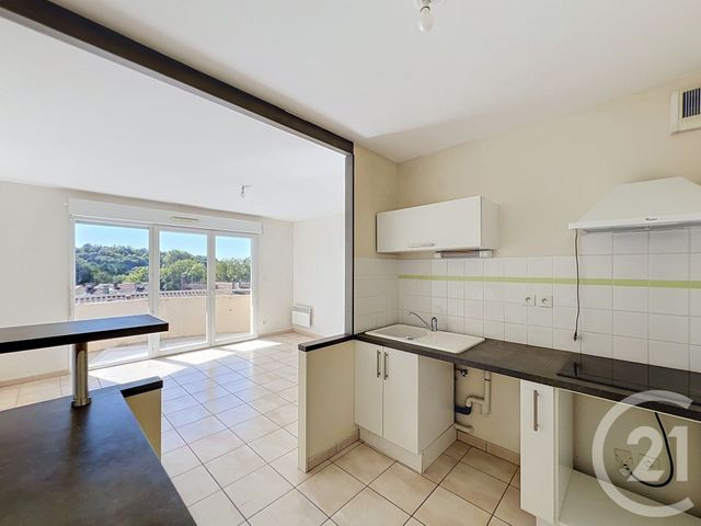 Appartement F3 à louer - 3 pièces - 57.32 m2 - ANGOULEME - 16 - POITOU-CHARENTES - Century 21 Aloha Immobilier