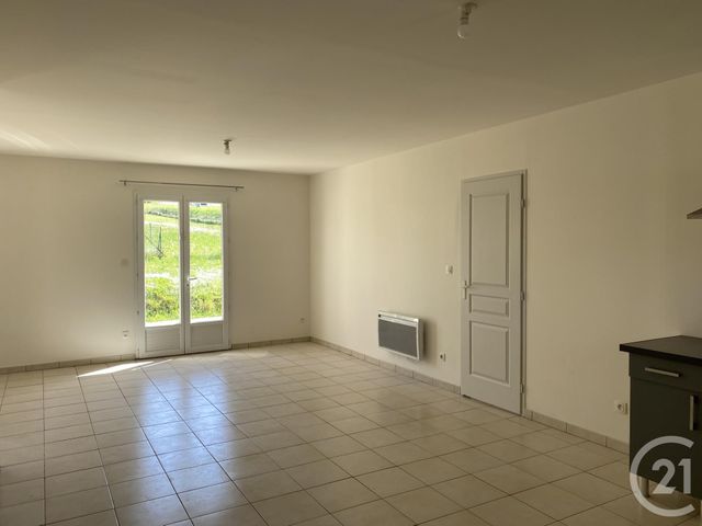 maison à louer - 3 pièces - 71.3 m2 - RUELLE SUR TOUVRE - 16 - POITOU-CHARENTES - Century 21 Aloha Immobilier