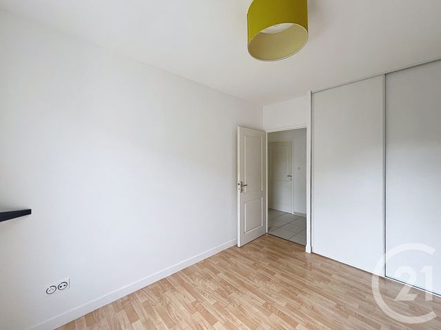 Appartement F3 à louer - 3 pièces - 70.14 m2 - ANGOULEME - 16 - POITOU-CHARENTES - Century 21 Aloha Immobilier