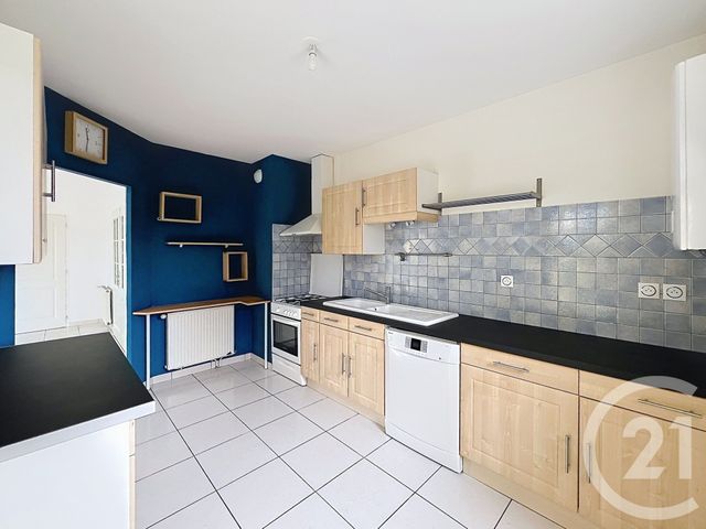 Appartement F3 à louer - 3 pièces - 70.14 m2 - ANGOULEME - 16 - POITOU-CHARENTES - Century 21 Aloha Immobilier