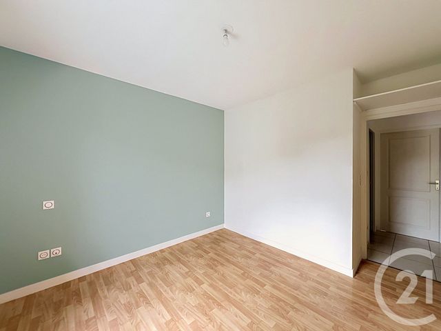 Appartement F3 à louer - 3 pièces - 70.14 m2 - ANGOULEME - 16 - POITOU-CHARENTES - Century 21 Aloha Immobilier