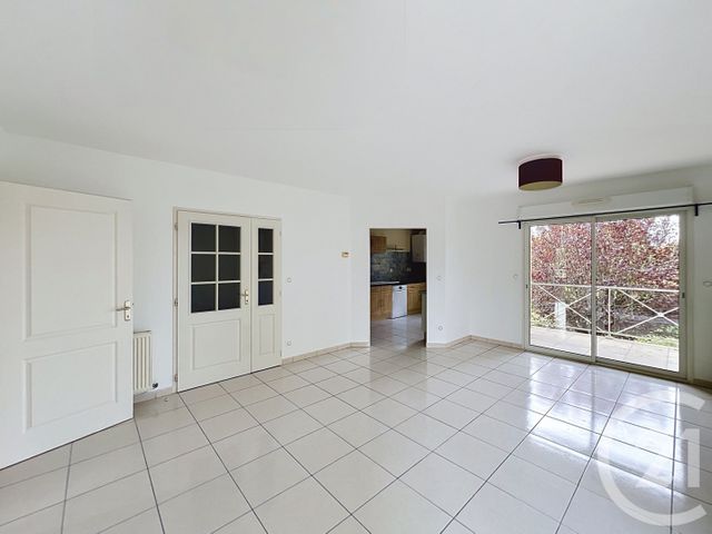 Appartement F3 à louer - 3 pièces - 70.14 m2 - ANGOULEME - 16 - POITOU-CHARENTES - Century 21 Aloha Immobilier