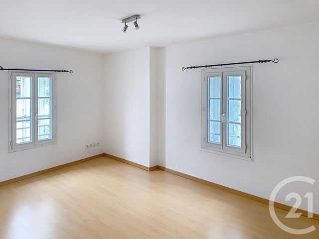 Appartement F3 à louer - 3 pièces - 76.44 m2 - ANGOULEME - 16 - POITOU-CHARENTES - Century 21 Aloha Immobilier