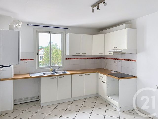 Appartement F3 à louer - 3 pièces - 76.44 m2 - ANGOULEME - 16 - POITOU-CHARENTES - Century 21 Aloha Immobilier