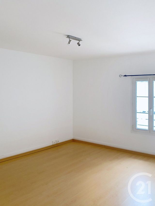 Appartement F3 à louer - 3 pièces - 76.44 m2 - ANGOULEME - 16 - POITOU-CHARENTES - Century 21 Aloha Immobilier