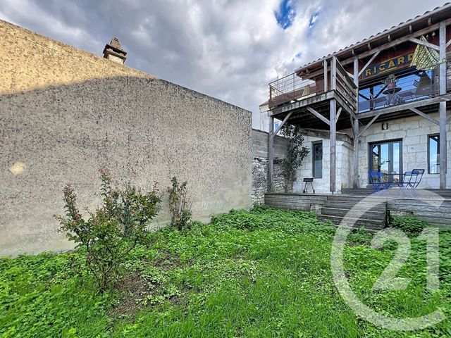 Appartement F1 à louer - 1 pièce - 31.8 m2 - ANGOULEME - 16 - POITOU-CHARENTES - Century 21 Aloha Immobilier