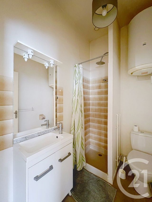 Appartement F1 à louer - 1 pièce - 24.24 m2 - ANGOULEME - 16 - POITOU-CHARENTES - Century 21 Aloha Immobilier