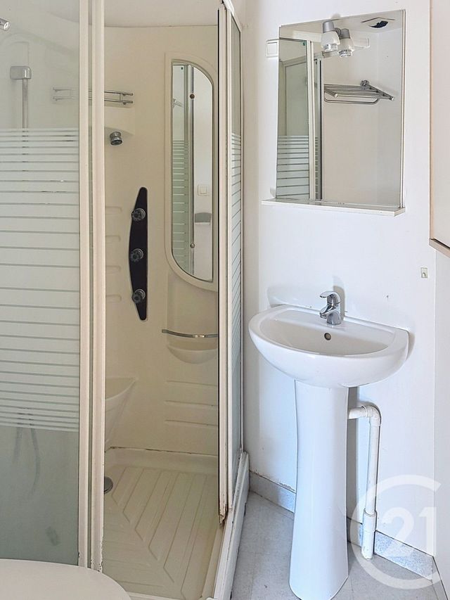 Appartement F3 à vendre - 4 pièces - 62.95 m2 - ANGOULEME - 16 - POITOU-CHARENTES - Century 21 Aloha Immobilier