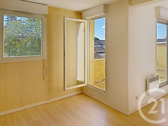 Appartement F3 à vendre - 4 pièces - 62.95 m2 - ANGOULEME - 16 - POITOU-CHARENTES - Century 21 Aloha Immobilier