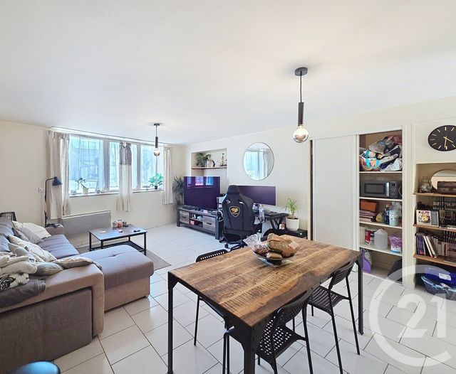 Appartement F2 à louer - 2 pièces - 47.93 m2 - ANGOULEME - 16 - POITOU-CHARENTES - Century 21 Aloha Immobilier