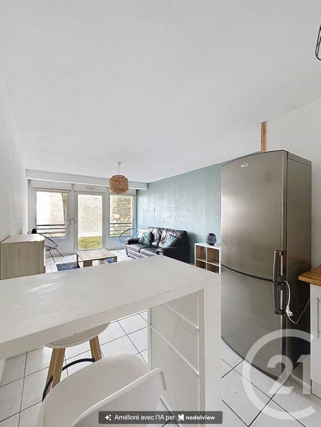 Appartement F2 à louer - 2 pièces - 47.76 m2 - ANGOULEME - 16 - POITOU-CHARENTES - Century 21 Aloha Immobilier